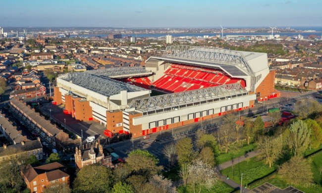 客场0-4惨败国米，科莫12场不败遭到终结（科莫客场0-4不敌国米，12场不败纪录告破）