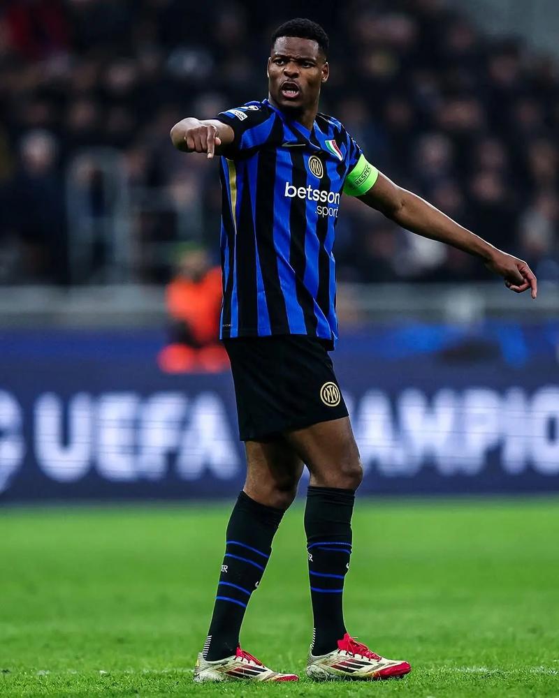 埃斯特旺：我原本很想罚第二粒点球，但球队有主罚点球的顺序（埃斯特旺：本想主罚第二个点球，但球队主罚顺序已定）