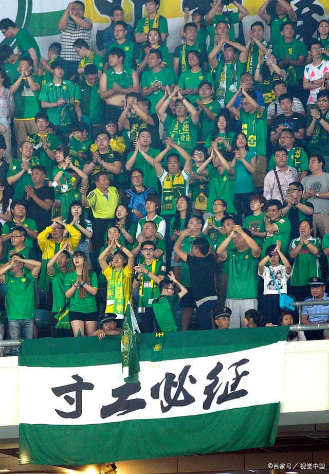 擅打硬仗！曼联对阵上半区球队豪取15分，位列英超球队之首（硬仗不手软：曼联对阵上半区豪取15分，高居英超第一）