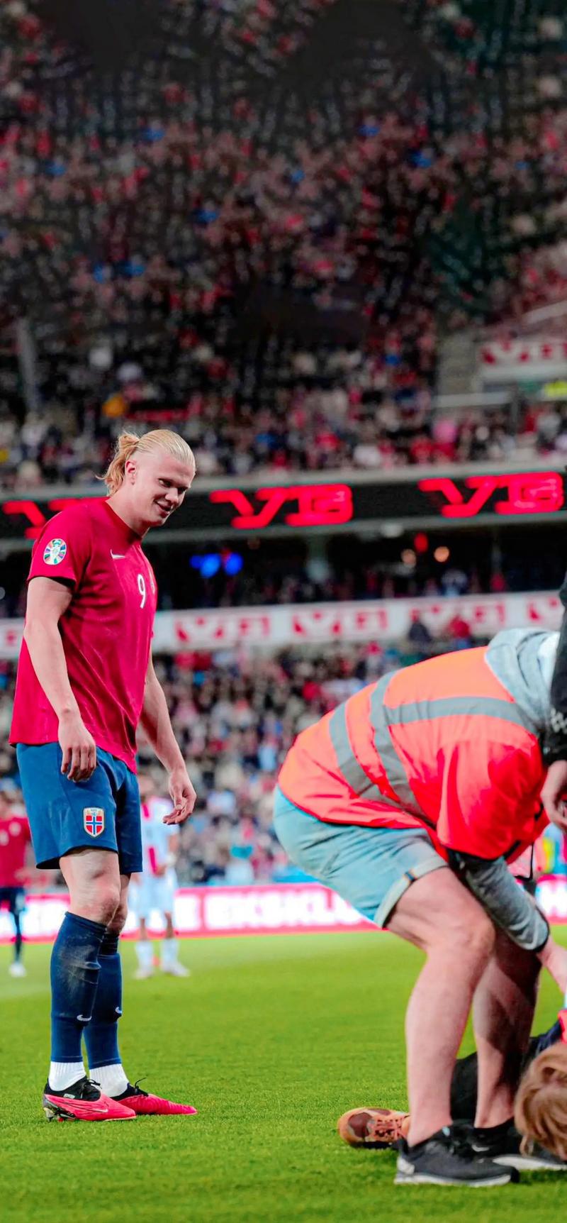 踢球者评德甲第11轮最佳阵容：卡尔、奥利塞、于帕、拜尔入选（踢球者公布德甲第11轮最佳阵容：卡尔、奥利塞、于帕、拜尔在列）