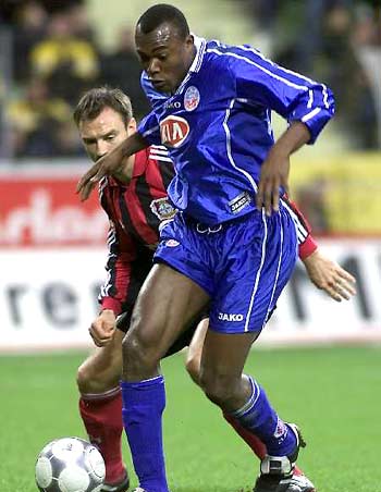 澎湃：泰州开建“苏超”冠军奖杯打卡点，预计12月上旬亮相（泰州启动“苏超”冠军奖杯打卡地标建设，预计12月上旬亮相）