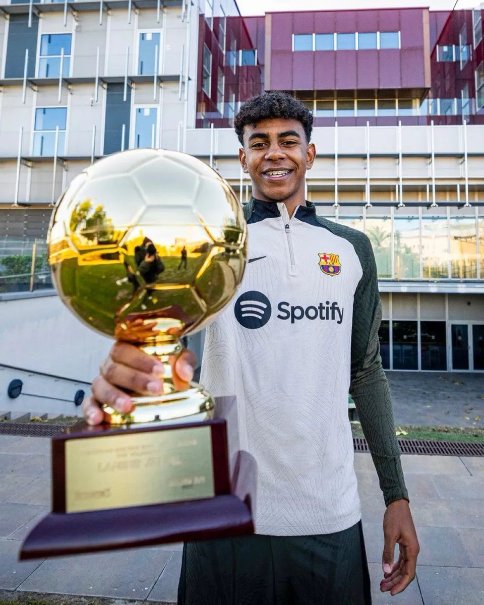 圣保利vs门兴格拉德巴赫：藤田让瑠奇马、梅茨首发，诺伊豪斯、尼科-埃尔维迪出战（圣保利迎战门兴格拉德巴赫：藤田让瑠奇马、梅茨先发，诺伊豪斯与尼科-埃尔维迪登场）