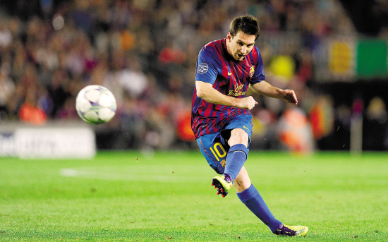 北京时间12月11日凌晨，皇马在欧冠联赛阶段第6轮主场1-2遭曼城逆转。（欧冠第6轮，皇马主场1-2遭曼城逆转（北京时间12月11日凌晨））