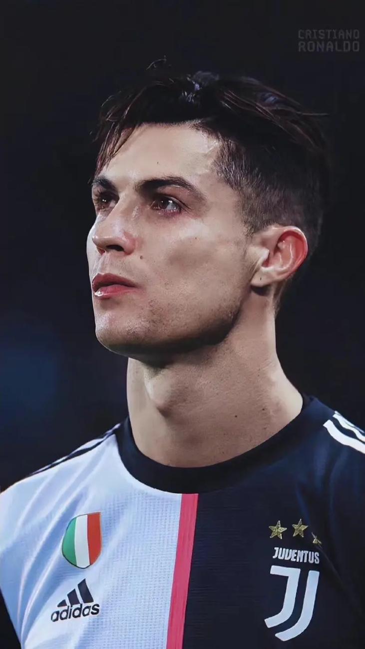 足球报：浙江队花4亿是谣言；韦世豪、李磊先后来做康复（《足球报》辟谣：浙江队花4亿不实，韦世豪、李磊相继接受康复）