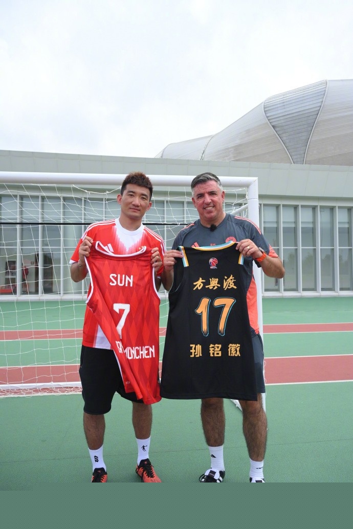 萨56：踢小球队是我们的短板，要以正确的心态全力以赴（萨56：打弱旅暴露短板，需以正确心态全力以赴）