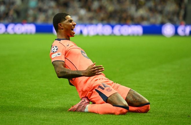 阿斯：即使巴萨最后两轮欧冠全胜，也大概率要去踢附加赛（阿斯报：即便巴萨余下两场欧冠全胜，仍大概率要打附加赛）