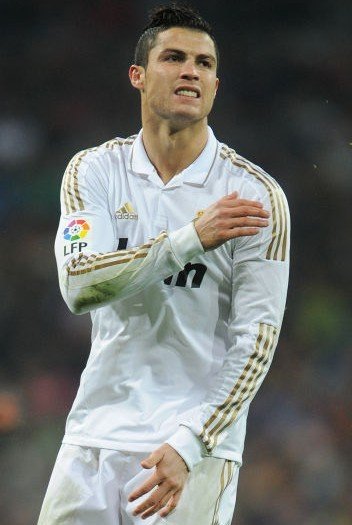 西媒：巴萨对阿拉维斯门票系统崩溃，球迷高喊反拉波尔塔口号（西媒：巴萨对阵阿拉维斯售票系统宕机，球迷高呼反拉波尔塔口号）