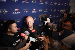 小孔塞桑：和伊尔迪兹一起踢球很容易；相信我未来会进很多球（小孔塞桑：和伊尔迪兹搭档很顺，我有信心未来攻入大量进球）