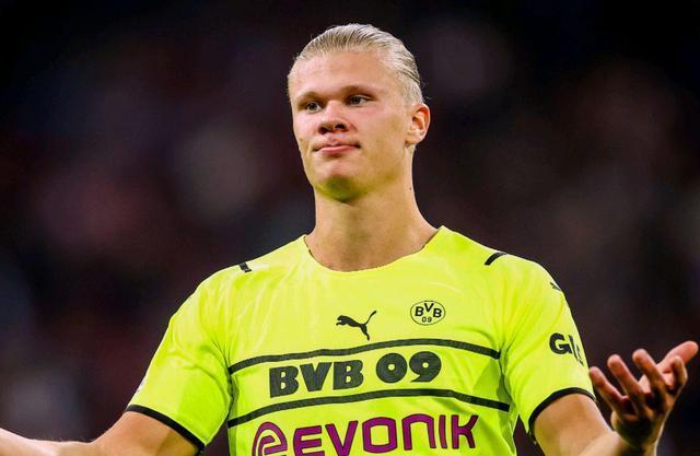 马特乌斯：我和马拉多纳就像梅西和C罗，但我们场外相处更多（马特乌斯：我与马拉多纳如梅西与C罗，但私下互动更多）